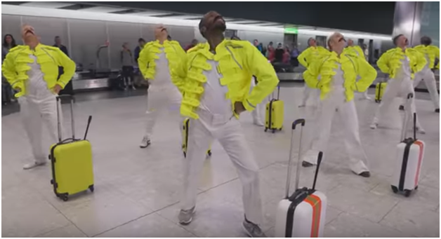 Присвятили Мерк'юрі: відео танцюючих вантажників підірвало мережу