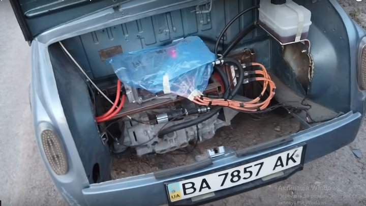 Як тобі таке Ілон Маск? Українець створив електричний "Запорожець"