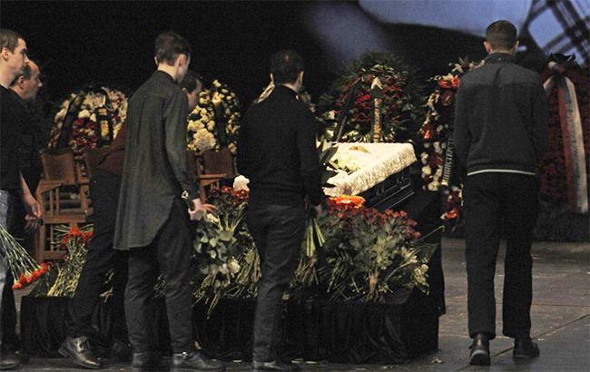 Толпы людей: в Москве попрощались с Олегом Табаковым (фото)