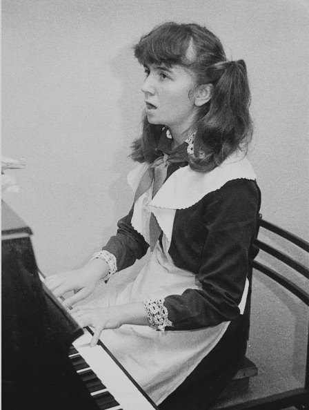 Стоп-кадр: як змінилися українські співачки після "уколів краси"