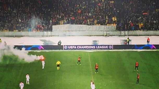 "Вам тут не рады": фанаты чуть не сорвали матч "Шахтера" в Киеве (фото, видео)