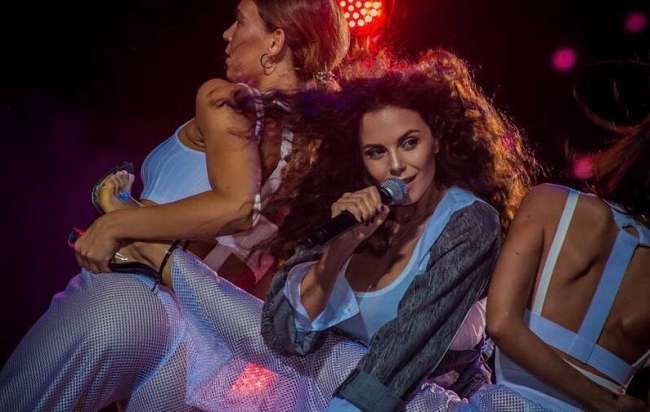 "Оголяются наши нервы": Настя Каменских порадовала новым лирик-видео