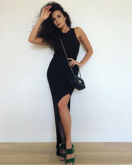 Настя Каменских в черном вечернем платье