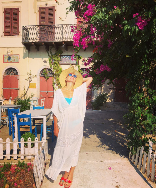 "Греция - любовь моя": Катя Осадчая впечатлила красочными фото с отдыха