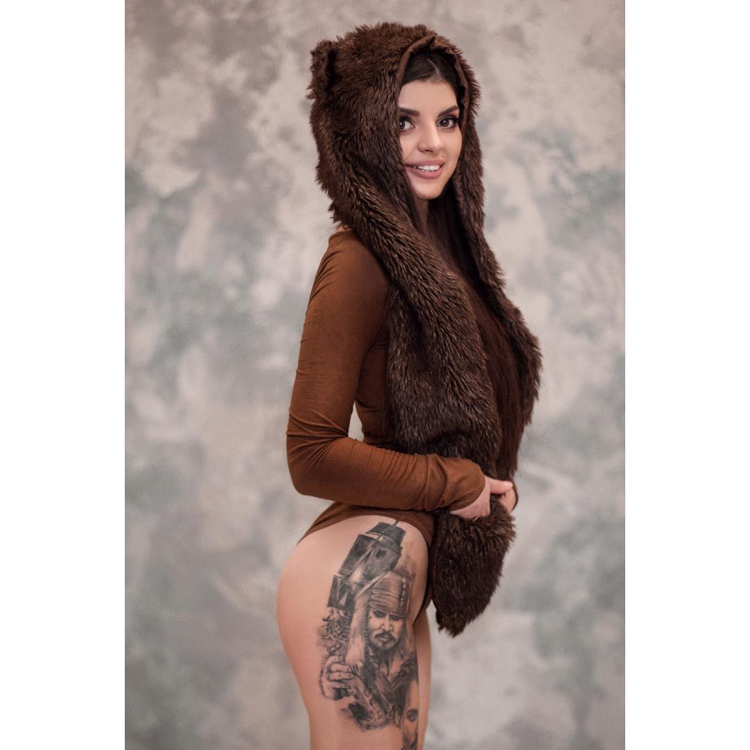 Я не особо шарю: участница телешоу набила тату с Кернесом (фото)