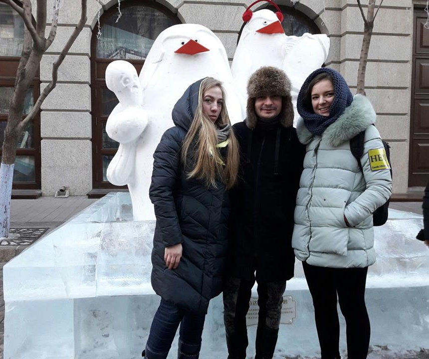 Ледяная скульптура одесских художниц завоевала награду в китайском Харбине