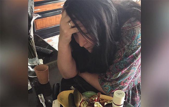 "С бокальчиком виски в руках": запрещенная в Украине Лолита сделала признание об алкоголизме