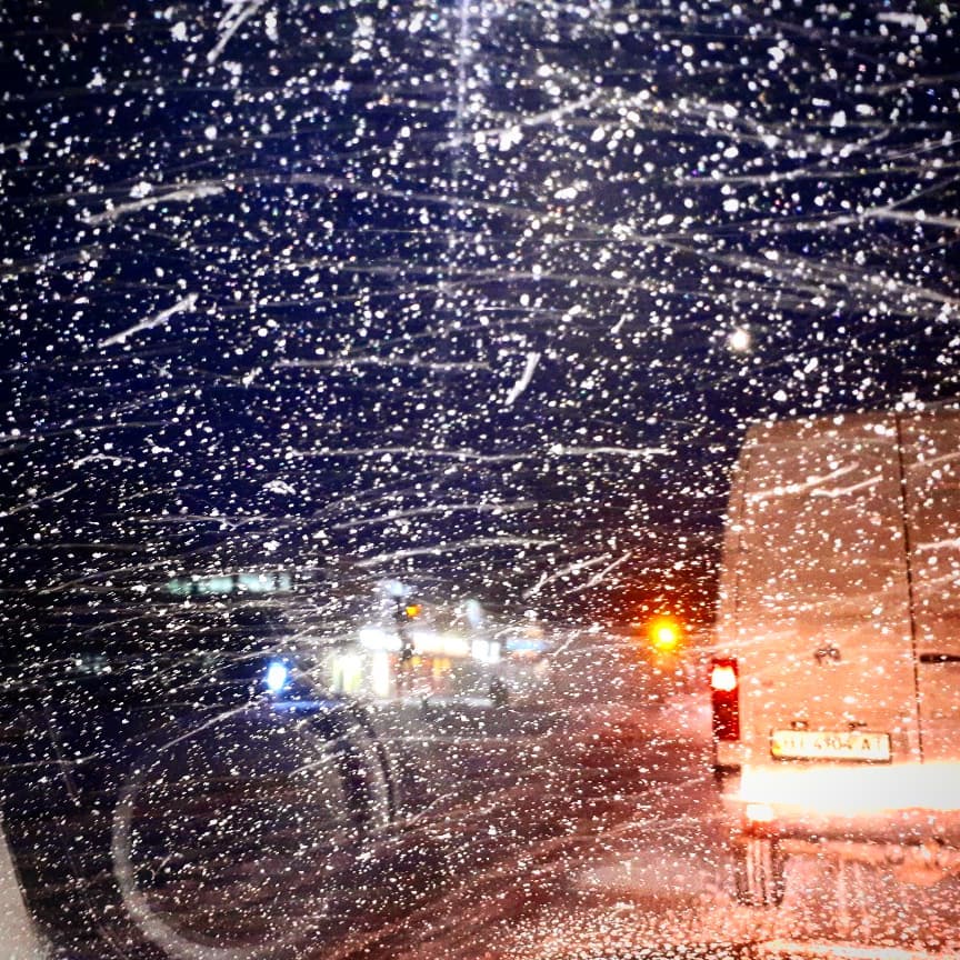 Снегопады в Украине: непогода накрыла города (фото, видео)