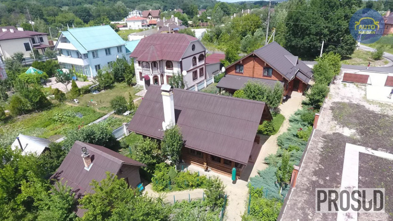 В сети узнали о поразительных доходах работника ГПУ (фото)