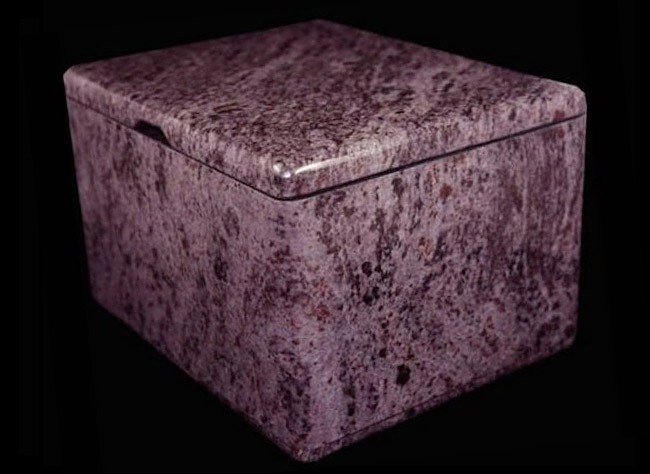 Золотые слова: как выглядят топ-10 самых дорогих мобильных телефонов в мире