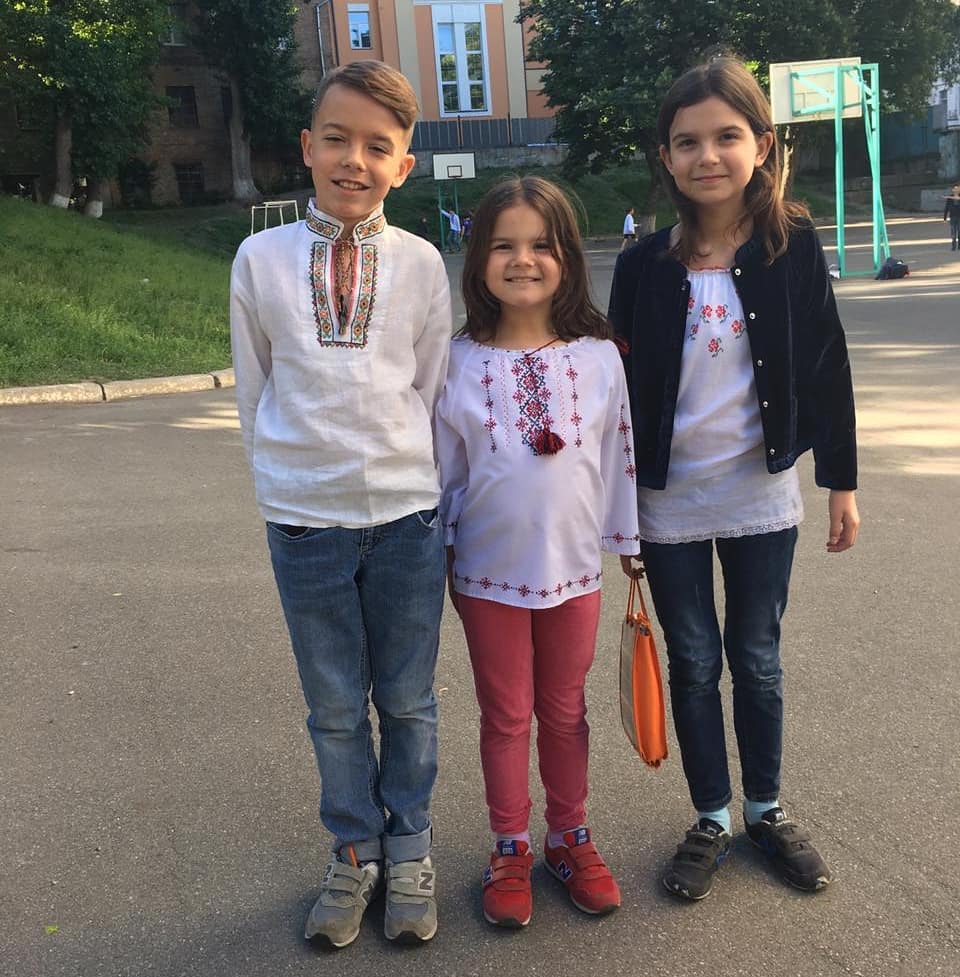 "Это наш идентификационный код": украинские звезды нарядились в вышиванки (фото, видео)