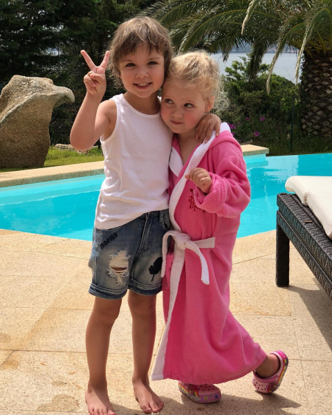 &quot;Молодильные яблоки съела?&quot;: Пугачева удивила поклонников новым образом (фото)