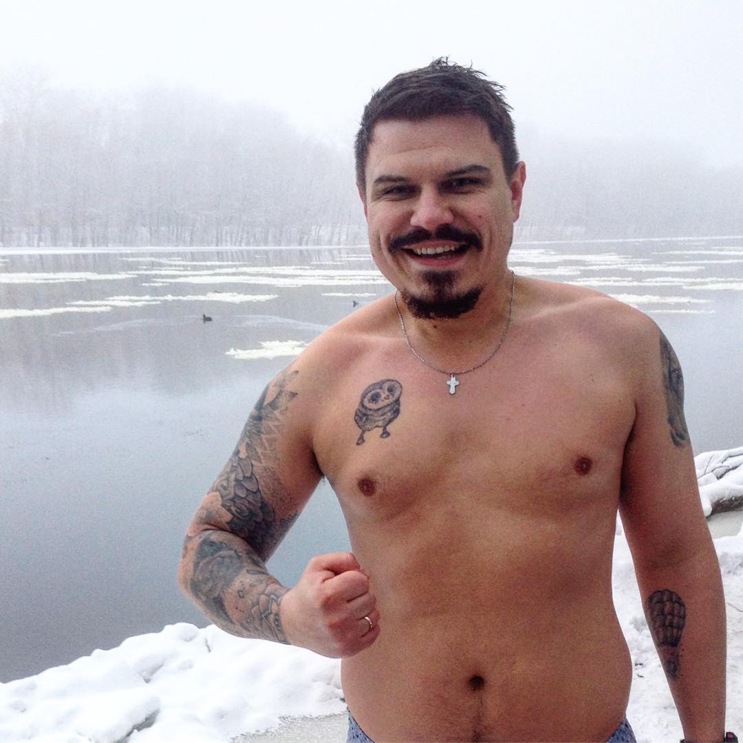 Хрещення 2018: українці хваляться екстремальними морозними фото і відео