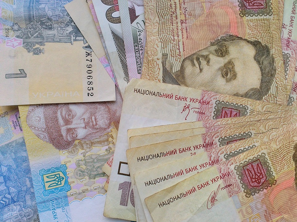Податки, гроші, пільги, документи: як зміниться життя українців з 1 жовтня