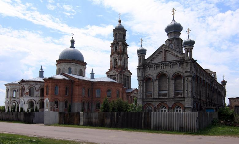 Куди поїхати на вихідні у березні: весняний Кременець, перші проліски і затишний Дрогобич