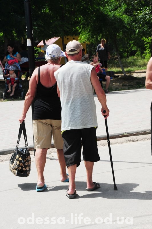 пара одесситов на пляже