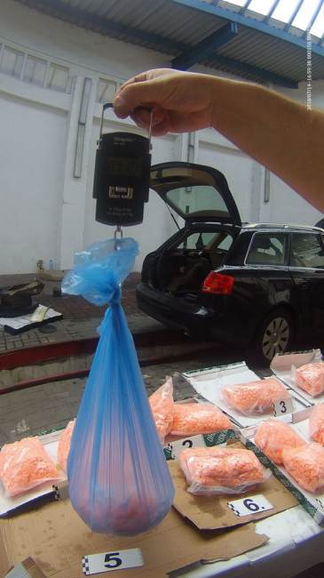 Сховав у бензобак: на кордоні з Польщею зловили великого наркоторговця