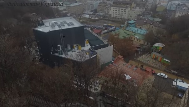 Театр-"крематорий" на Андреевском спуске показали с высоты птичьего полета