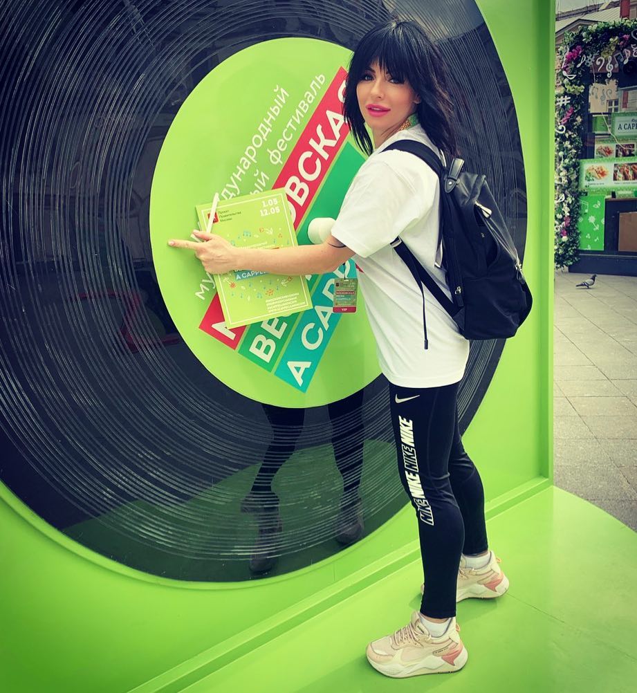 Жертва пластики: солістку популярної групи не впізнали фанати (фото)