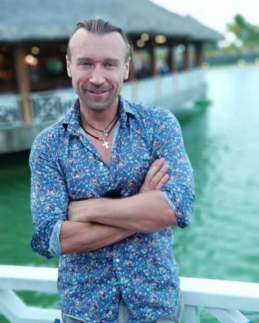 Олег Винник отметил день рождения в стране вечного лета (фото)