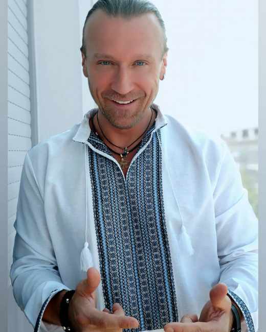 &quot;Одягни вишиванку, країно моя!&quot;: Олег Винник порадовал украинцев премьерой новой песни