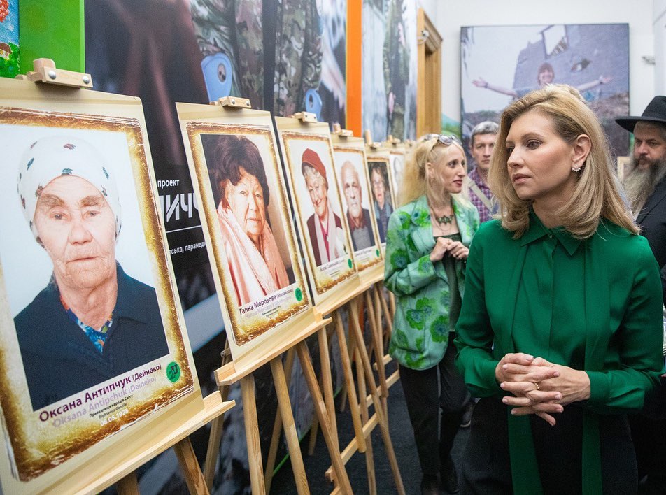 Елена Зеленская озадачилась необычными вопросами (фото)