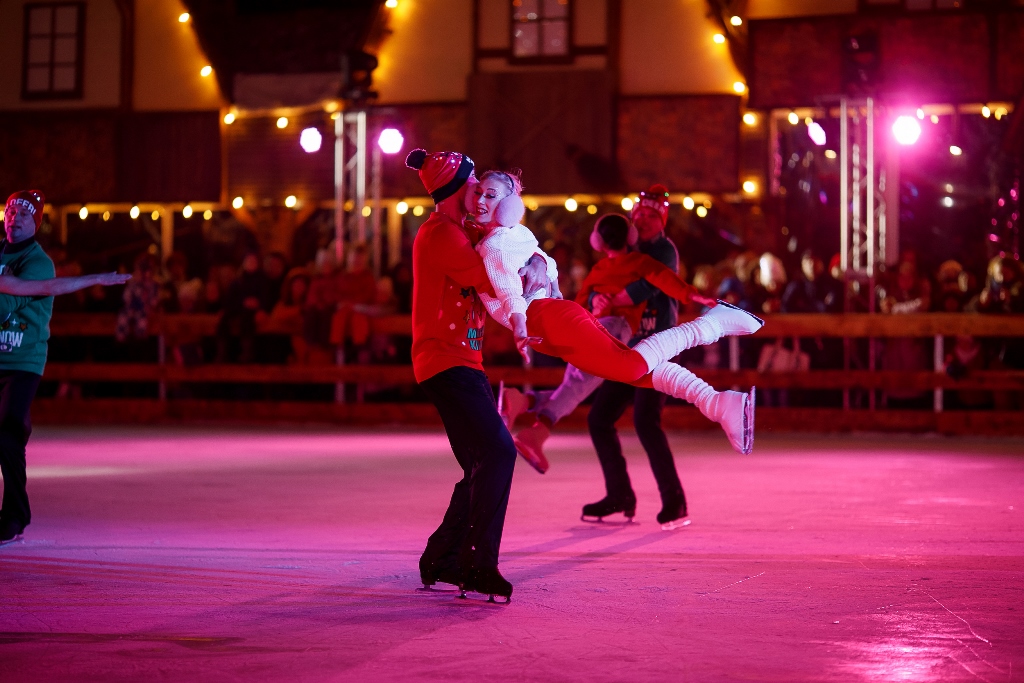 Киевлянам показали захватывающее цирковое шоу на льду: настоящая феерия!