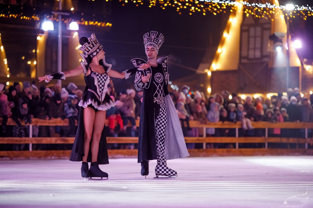 Киевлянам показали захватывающее цирковое шоу на льду: настоящая феерия!