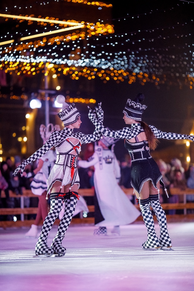 Киевлянам показали захватывающее цирковое шоу на льду: настоящая феерия!