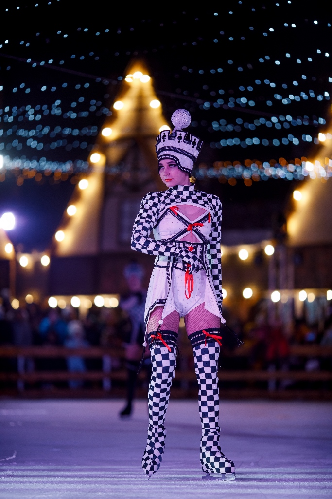 Киевлянам показали захватывающее цирковое шоу на льду: настоящая феерия!