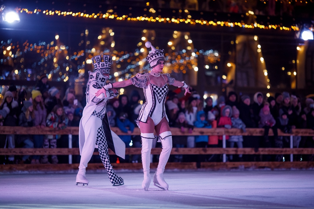 Киевлянам показали захватывающее цирковое шоу на льду: настоящая феерия!