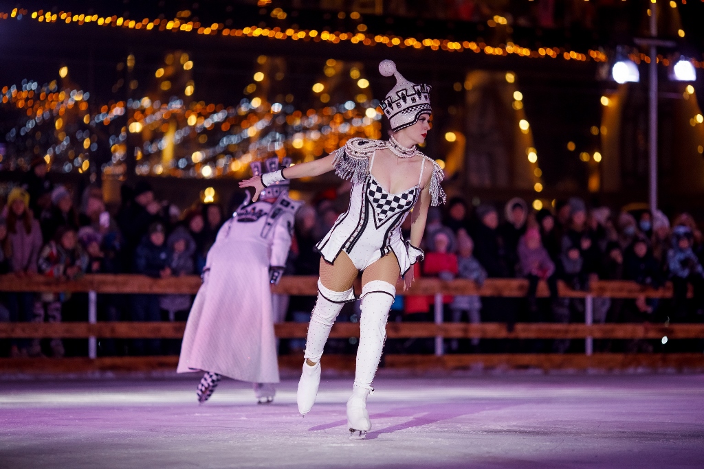 Киевлянам показали захватывающее цирковое шоу на льду: настоящая феерия!