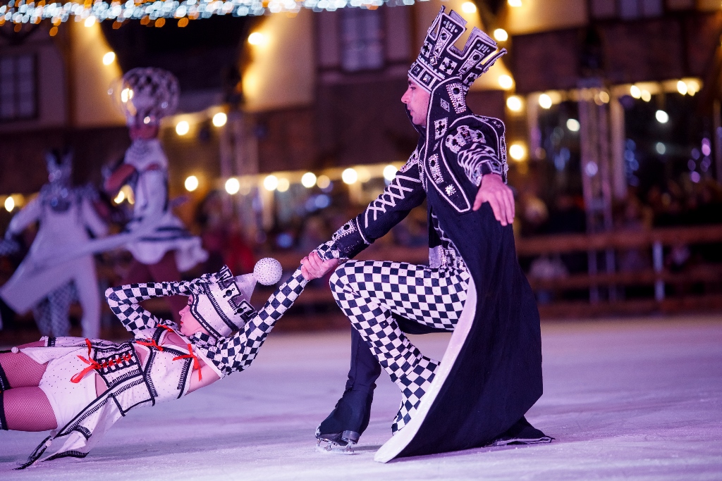 Киевлянам показали захватывающее цирковое шоу на льду: настоящая феерия!