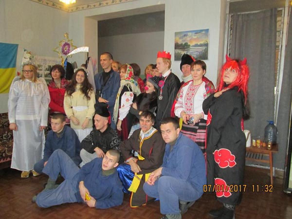 У Дніпрі влаштували різдвяну виставу для поранених воїнів АТО