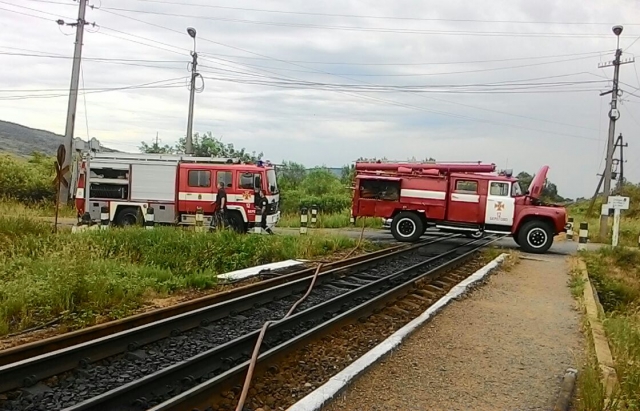 &quot;Давно повинні були бути списані&quot;: на Закарпатті загорівся потяг (фото)