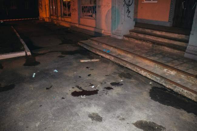 В Киеве пьяный мужчина выпрыгнул из окна пятого этажа