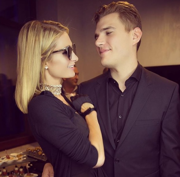 Періс Хілтон показала фото з України