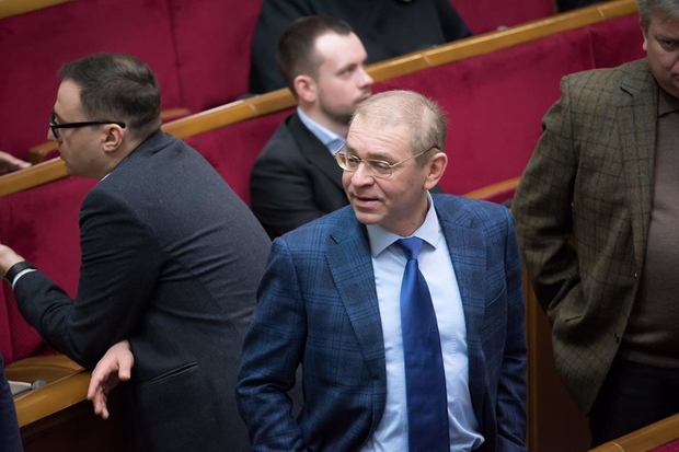 У ВР Пашинського застали за дивним заняттям