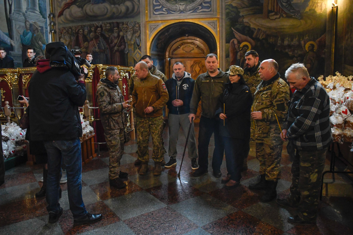 "Ми чекаємо перемоги над агресором": патріарх Філарет освятив паски для бійців АТО