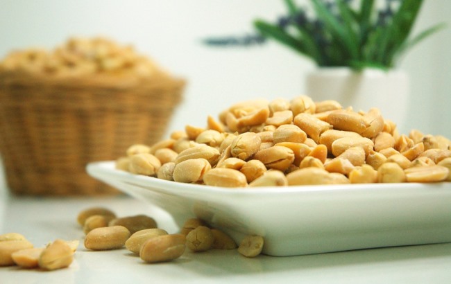 Вчені повідомили, що пиво й арахіс - відмінний засіб відновлення після тренування