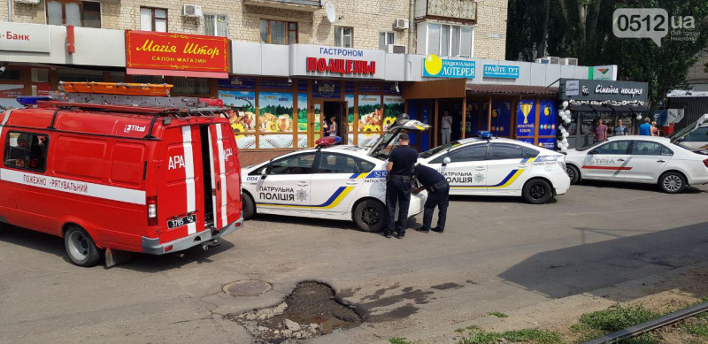 Страшные кадры: в Николаеве трамвай переехал человека (видео)