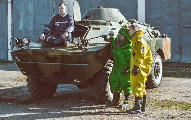 "Йога для всіх": рятувальники ДСНС постали в незвичайному образі (фото)