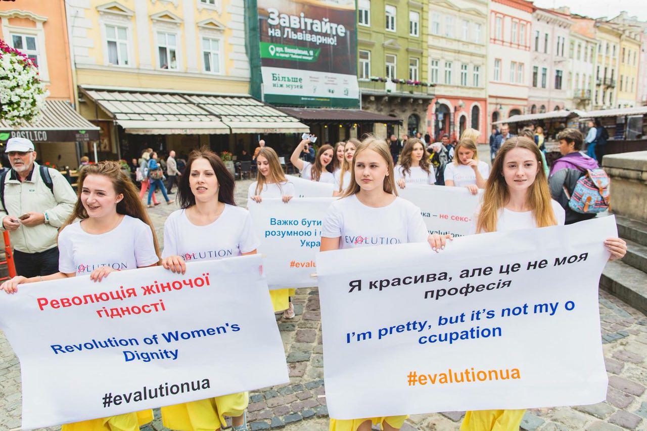 Одеситки вимагають офіційних вибачень від голови Одеської обласної ради Анатолія Урбанського