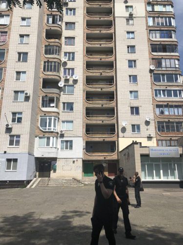 В Черкассах 38-летний мужчина покончил с собой, выпрыгнув из окна многоэтажки