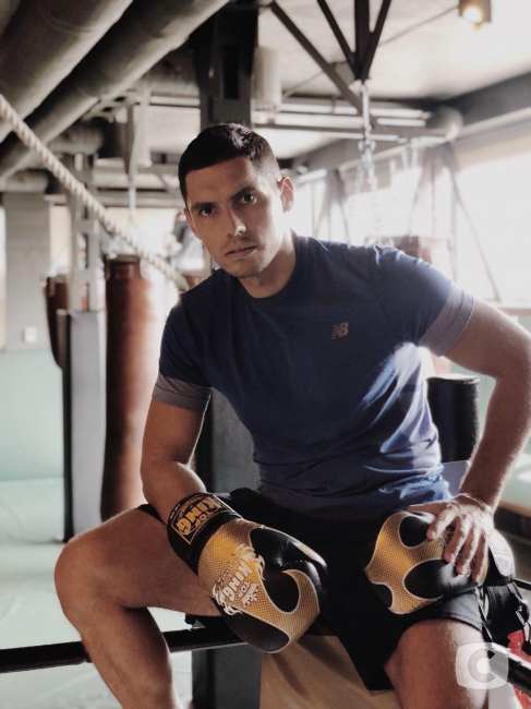 Известный украинский телеведущий стал девятым Холостяком