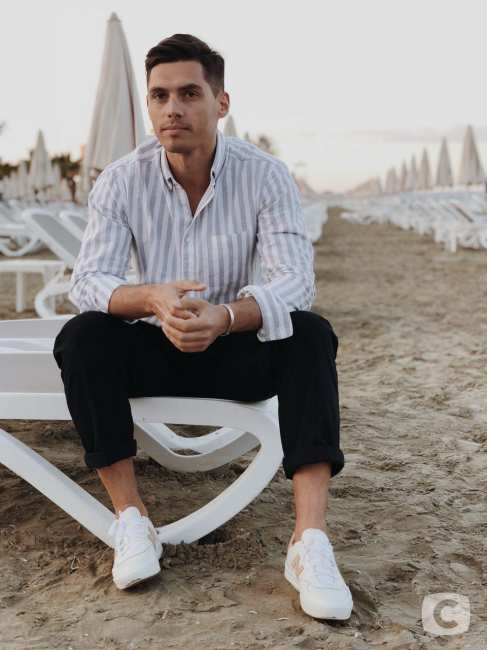 Известный украинский телеведущий стал девятым Холостяком