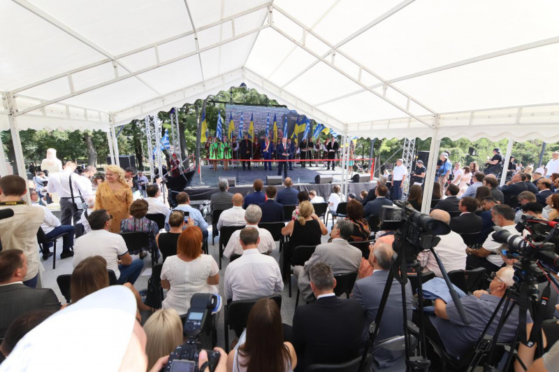 Подарок ко дню города: в Одессе торжественно открыли Греческий парк