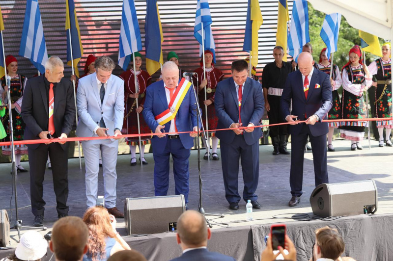 Подарок ко дню города: в Одессе торжественно открыли Греческий парк