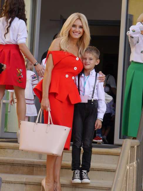 Зірковий День знань: як українські знаменитості провели своїх дітей до школи (фото)