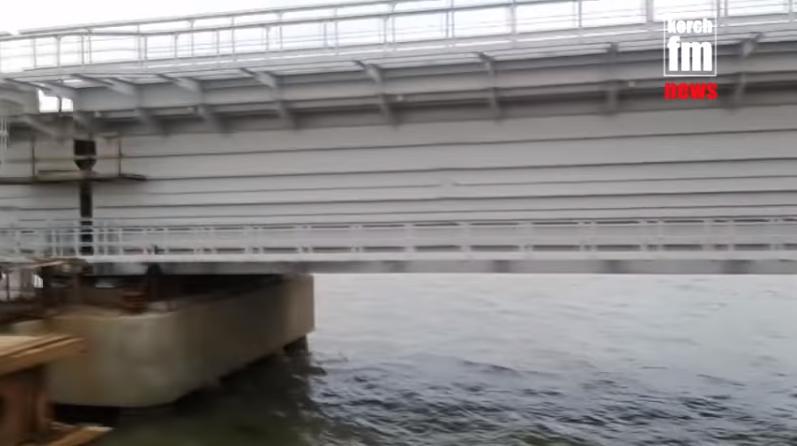 В Крыму на Керченском мосту произошла авария